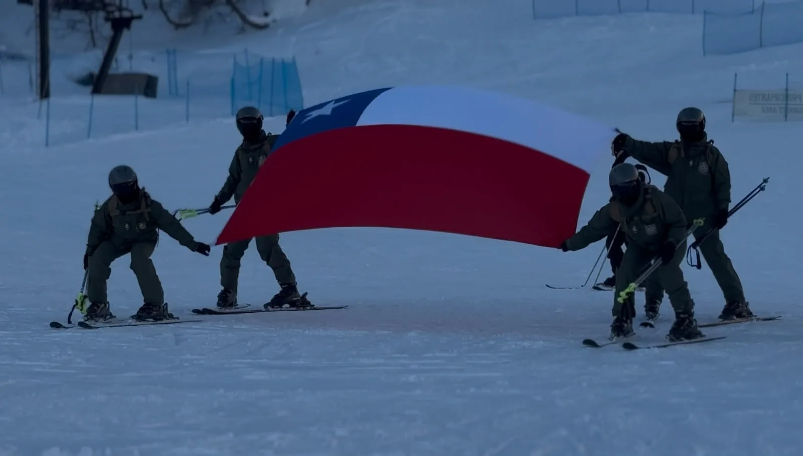 150 aspirantes a oficiales de Carabineros completan práctica de invierno en Nevados de Chillán