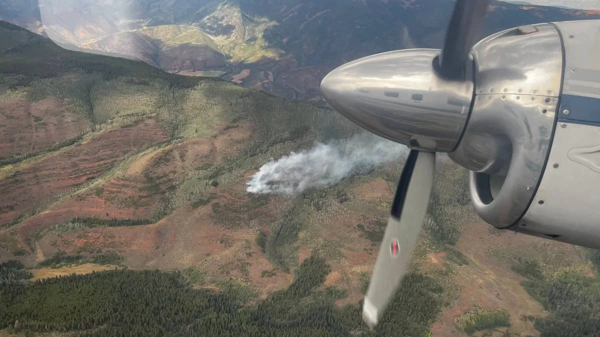 Aeropuerto de Aspen suspende vuelos temporalmente por incendio cercano