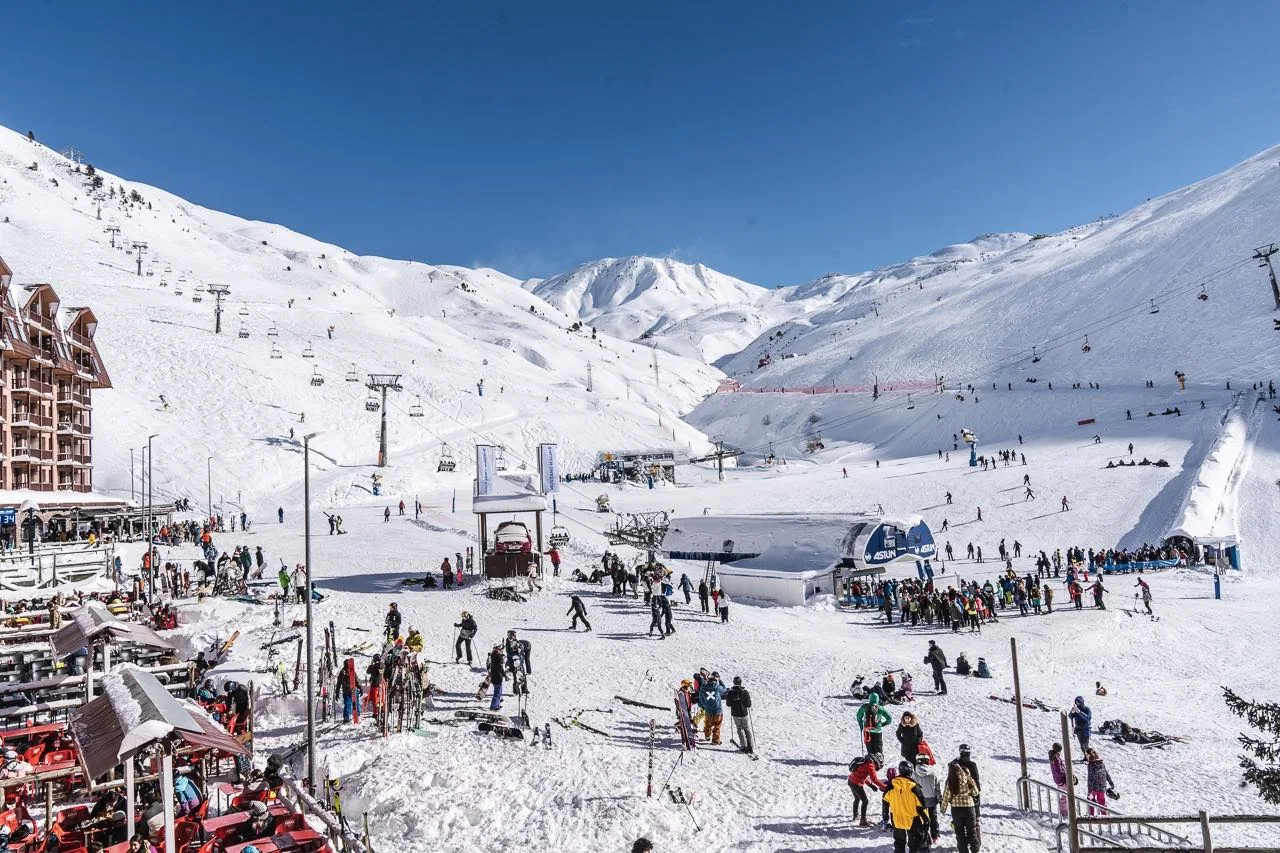Astún planea una balsa de agua y 21 cañones para reforzar la nieve artificial