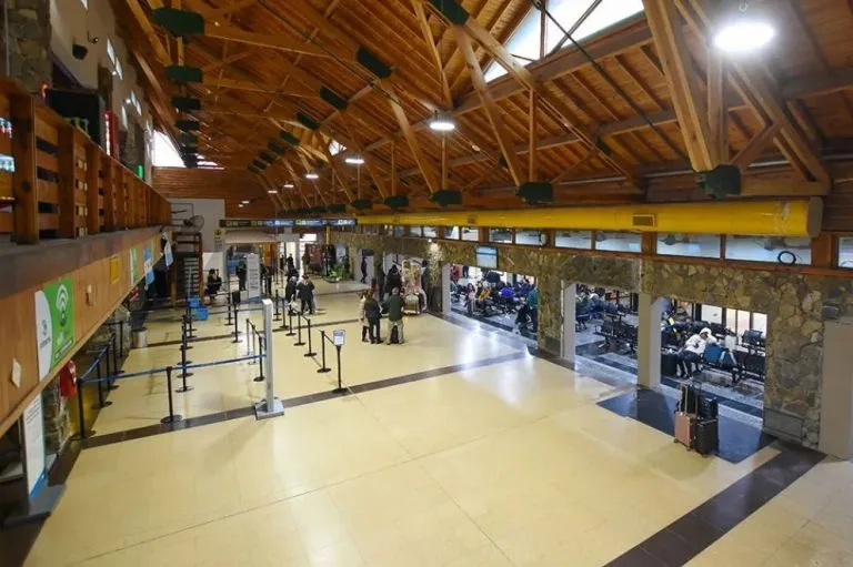 Chapelco duplicó la superficie de su terminal y sumó la primera sala VIP del aeropuerto