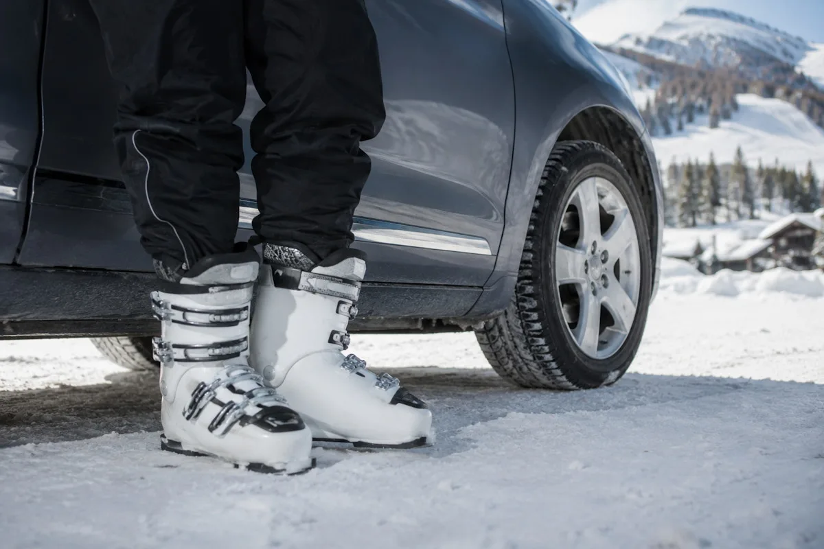 Conducir con botas de esquí y bajo efectos causa prisión en Michigan