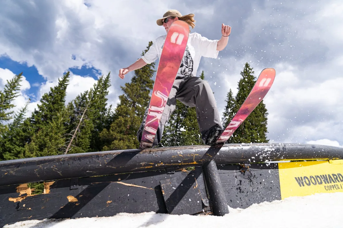 Esquiadores recorren cientos de kilómetros para aprovechar la nieve en el Hike Park de Copper Mountain