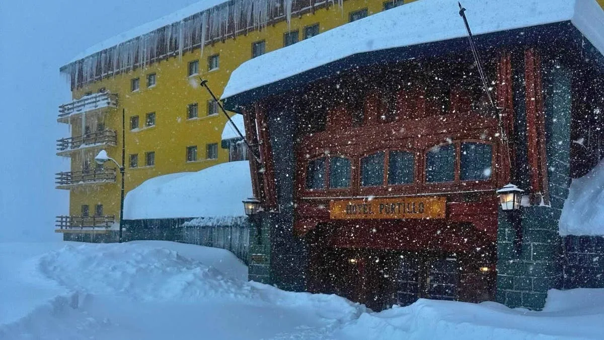 Portillo extiende su temporada de esquí hasta octubre tras fuertes nevadas