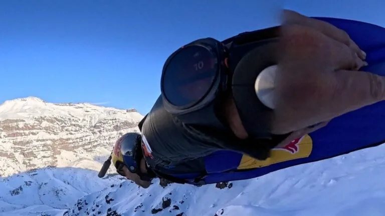 Sebastián “Ardilla” Álvarez concreta salto en wingsuit desde 14.500 pies sobre Valle Nevado