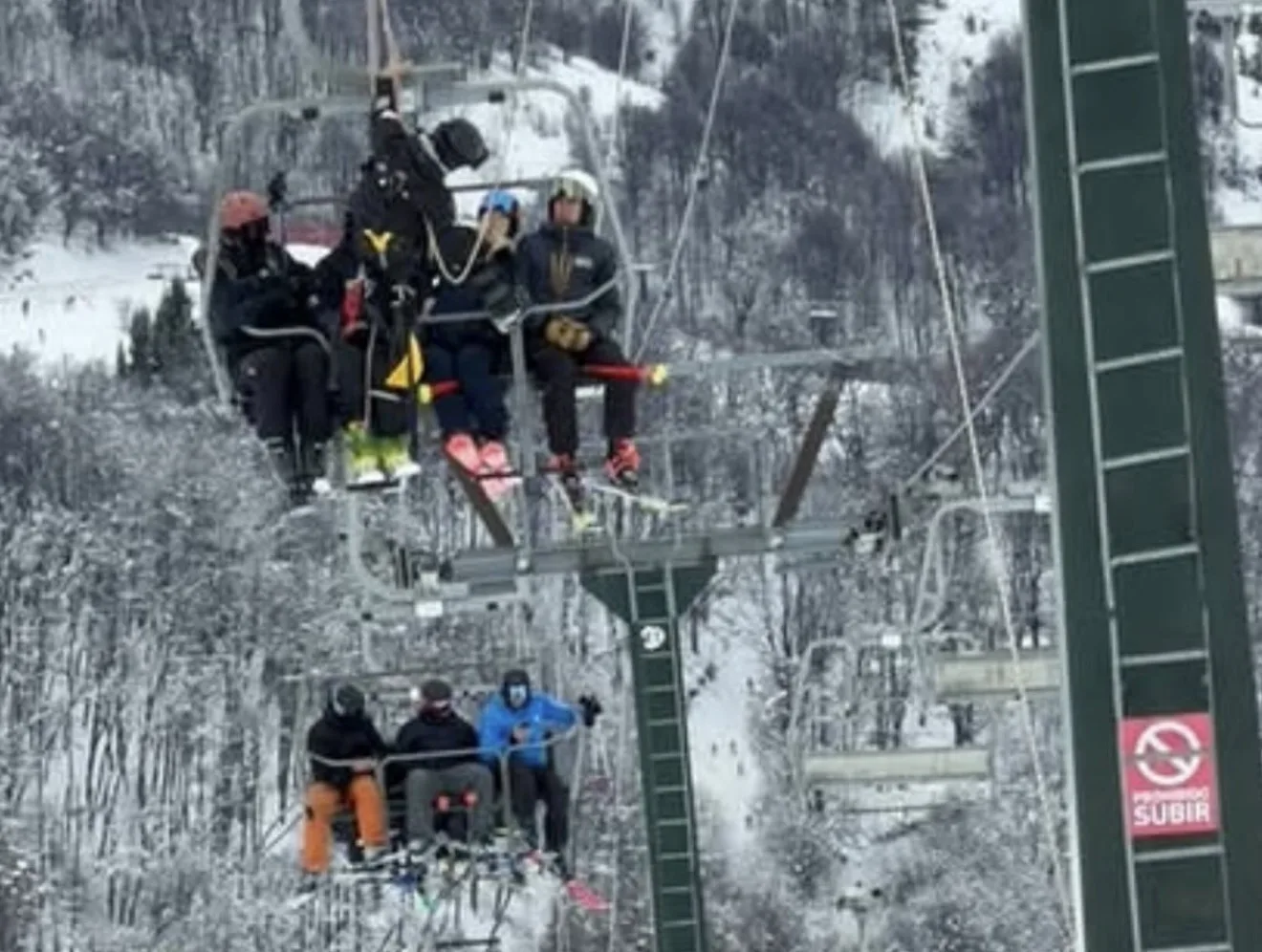 Segundo teleférico sufre una parálisis en Catedral, Argentina, en menos de dos semanas
