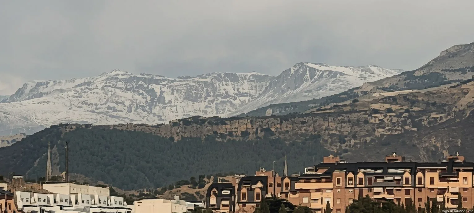 Una tormenta con granizo cubre de blanco Sierra Nevada en plena ola de calor
